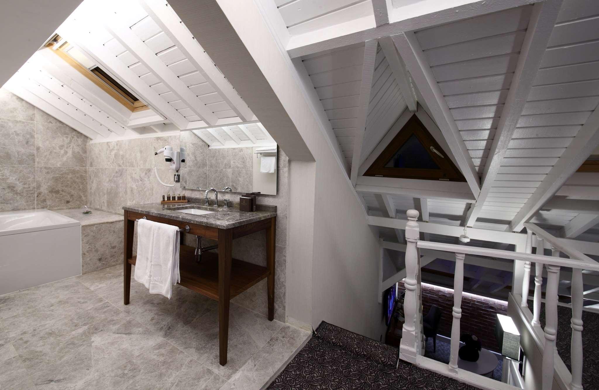 Montania Special Class Hotel Мудания Екстериор снимка