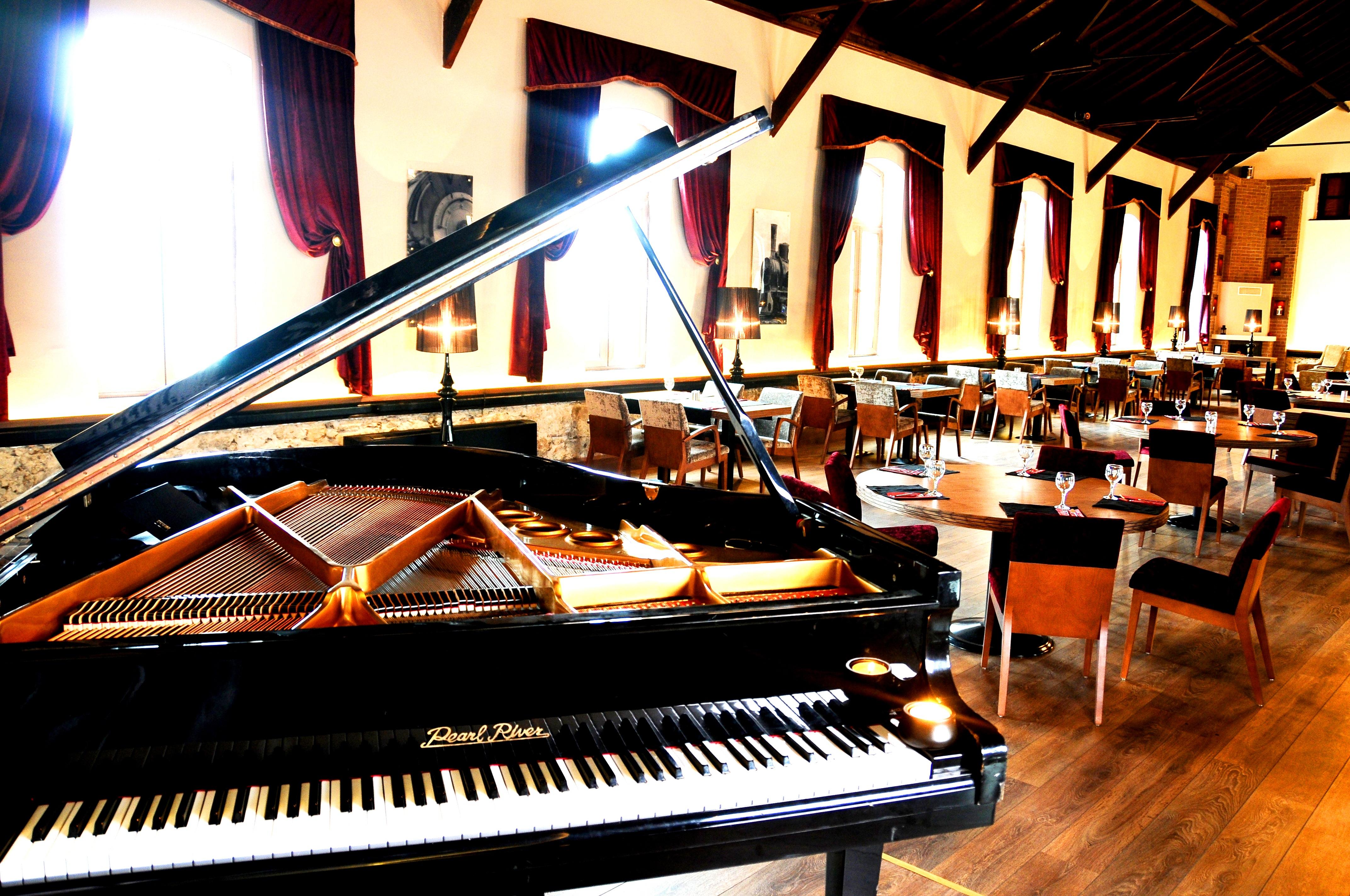Montania Special Class Hotel Мудания Екстериор снимка