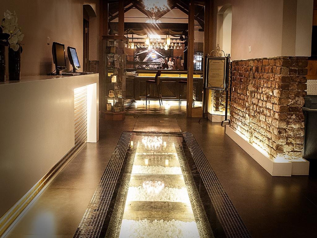 Montania Special Class Hotel Мудания Екстериор снимка